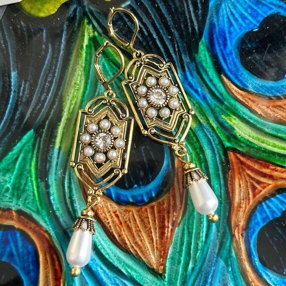 Regency Era Bridgerton Look Gold Pearl Crystal Dangle Earrings - Picture 3 of 4